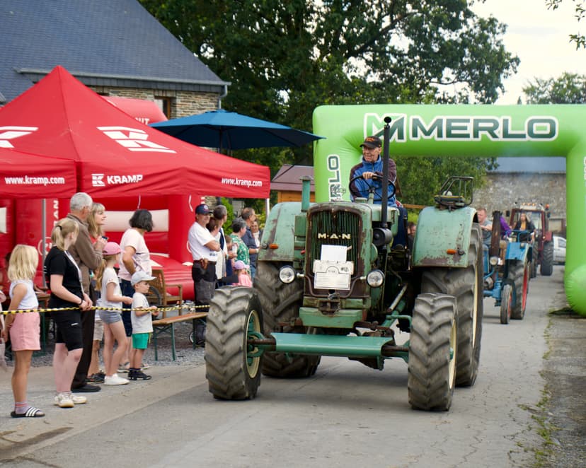 Tracteur ancien 25